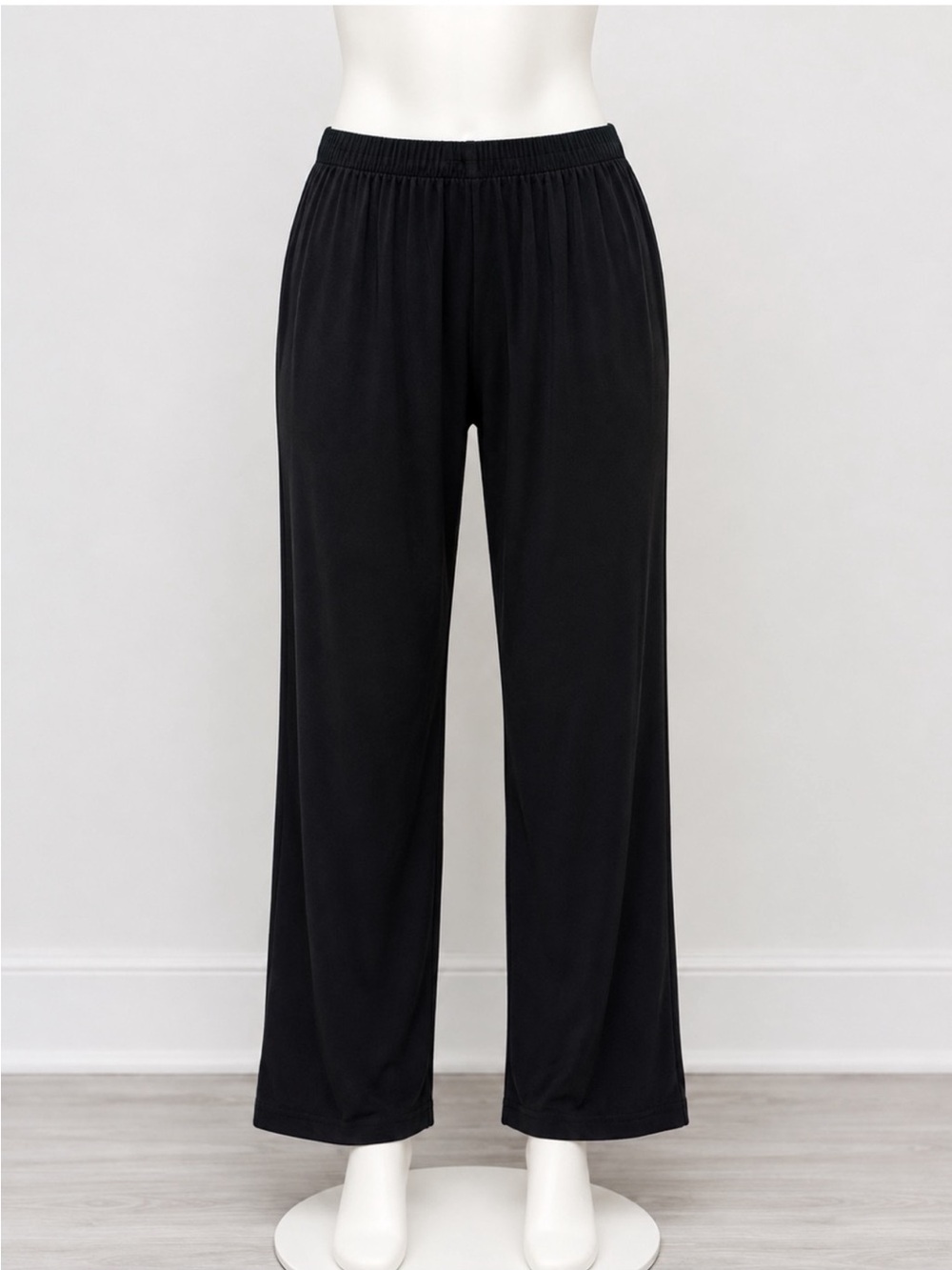 Women’s Black Wide-Leg Pull-On Pants